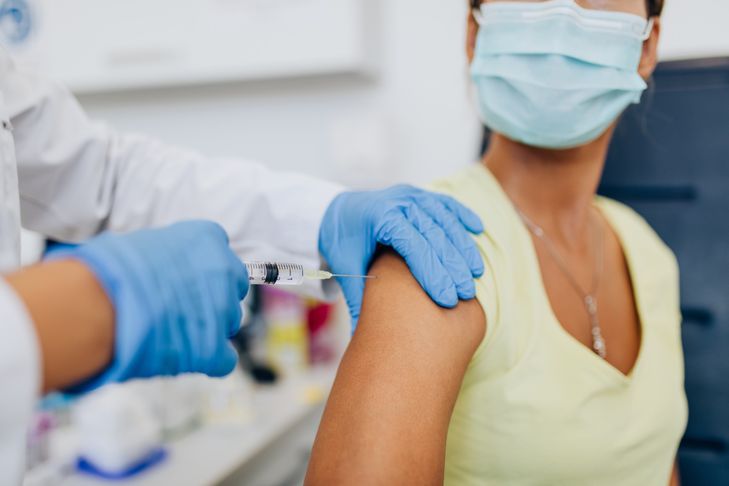 Vaccination Covid: plus de 4,3 millions de doses administrées dans le monde jusqu'à présent
