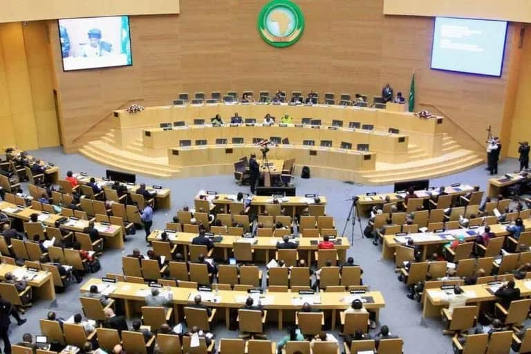 Algérie : la fatalité de l'isolement