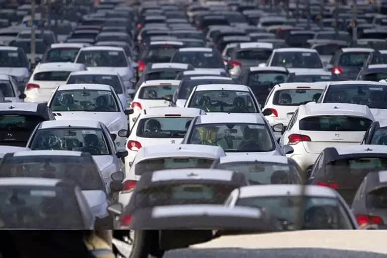 Automobile: le marché continue de plonger en mai 2022