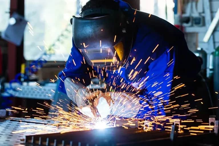 BAM: baisse de l'activité industrielle en août