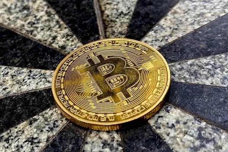 Bitcoin: le Salvador offre des bitcoins à ses citoyens