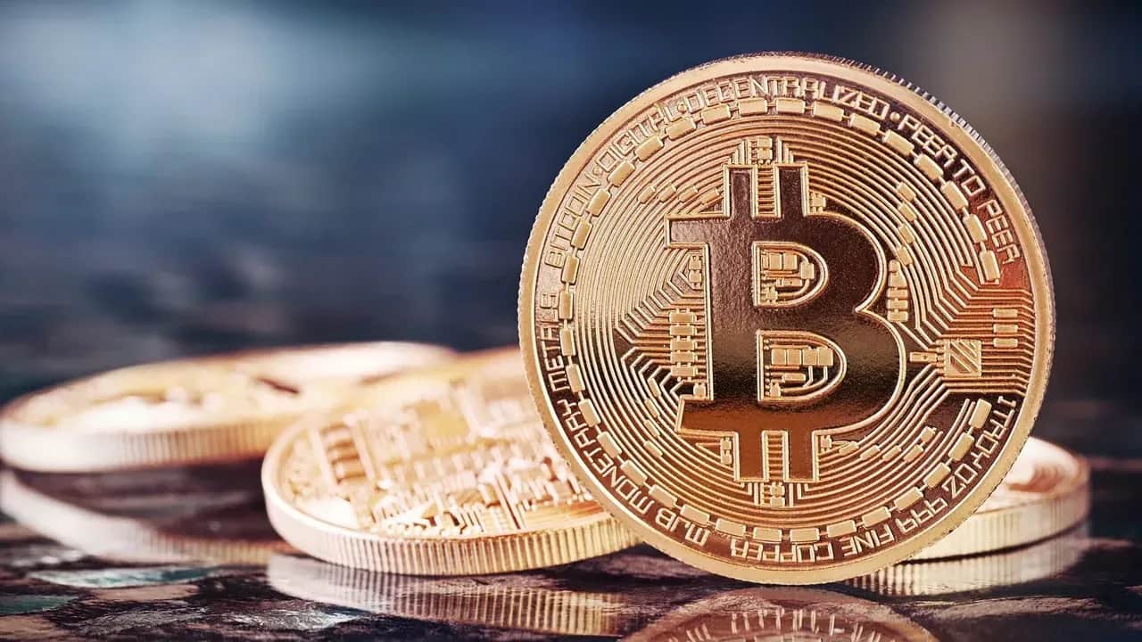 Bitcoin frôle la rupture du seuil des 70 000 dollars
