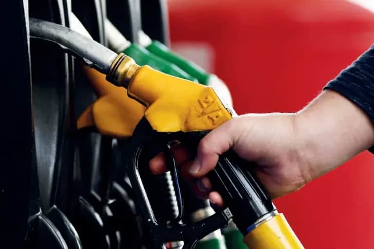 Carburants: très chers prix à la pompe