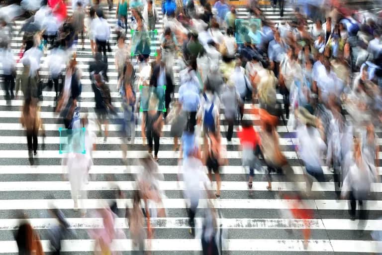 Clearview AI : vers une révolution de la reconnaissance faciale, mais à quel prix ?