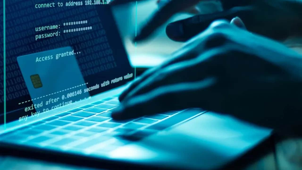 Cybercriminalité: dans les coulisses des arnaques en ligne
