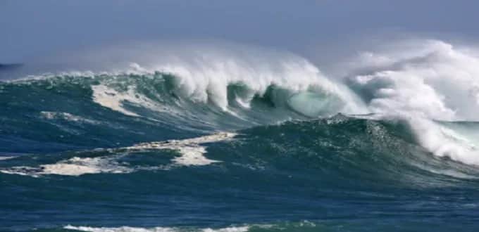 Vagues dangereuses et mer agitée: la DGM appelle à la vigilance sur l’Atlantique et la Méditerranée dès mercredi