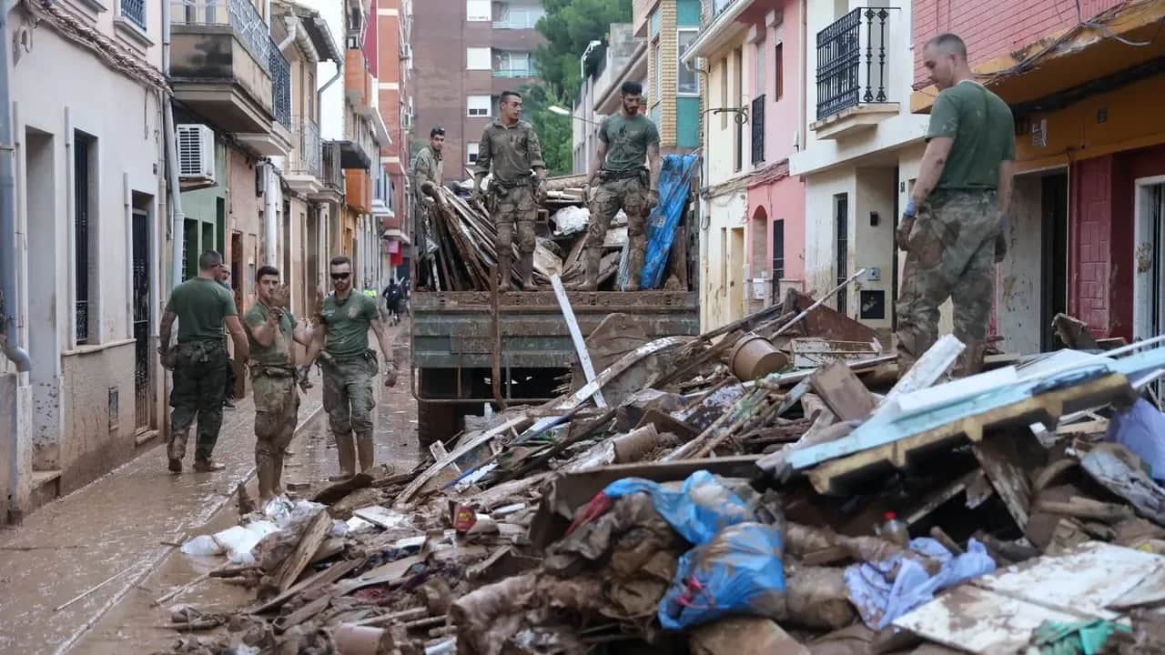 Espagne: entre tragédie et colère à vif