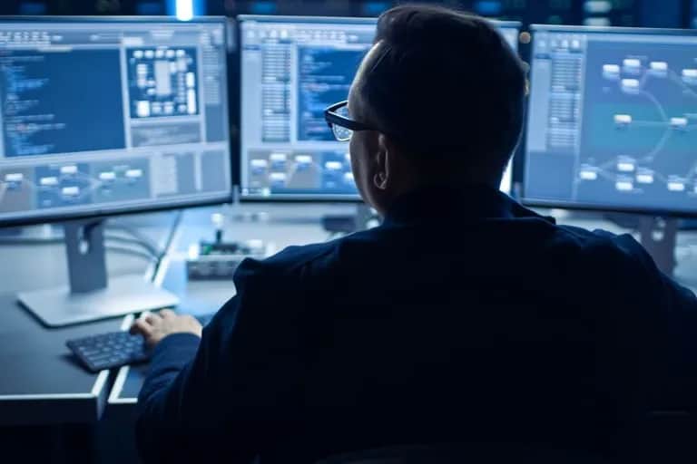 Cybersécurité : 6 spécialistes sur dix estiment qu’une formation officielle est inutile dans leur emploi actuel