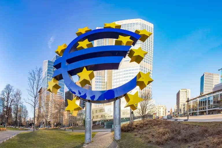 Hausse historique des taux de la BCE face à la flambée de l'inflation