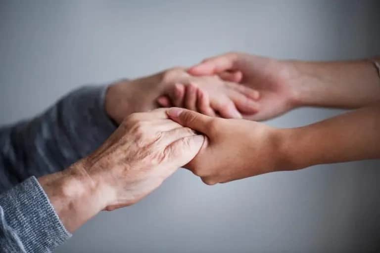 HCP : les activités de loisirs accaparent 22% de la journée des personnes âgées