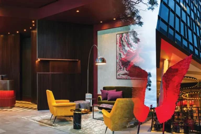 Hôtellerie : le luxe s’impose, le milieu de gamme sous pression