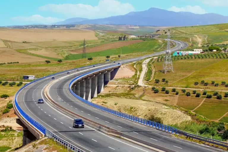 Infrastructures routières : près de 1.200 km de voies express en chantier ou programmés au Maroc