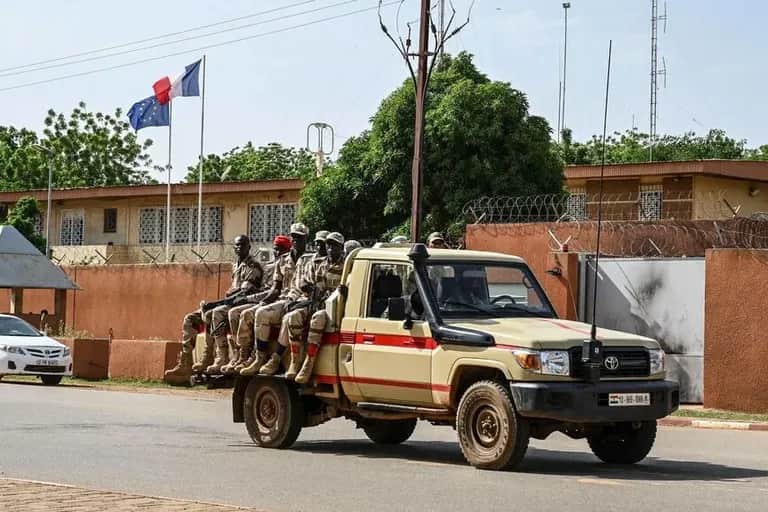 Le Niger rebat les cartes de la relation France-Maghreb !