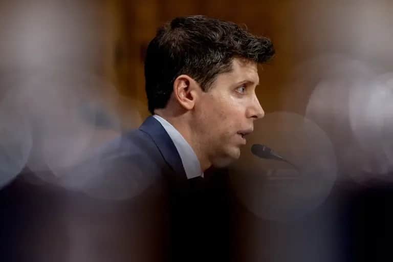 Changement de cap chez OpenAI : Sam Altman Out, Mira Murati In, quel destin pour l'IA ?