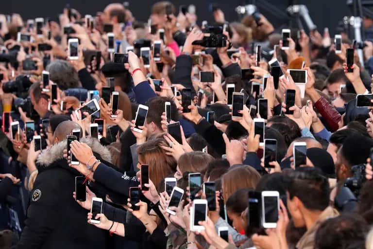 Smartphones: le marché n'en finit pas de battre des records