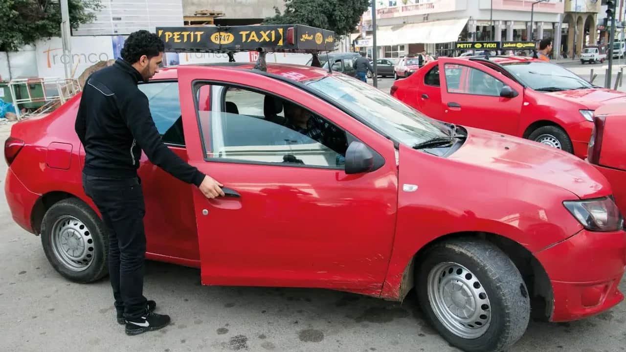 Transport urbain: la réforme du secteur des taxis devient une urgence