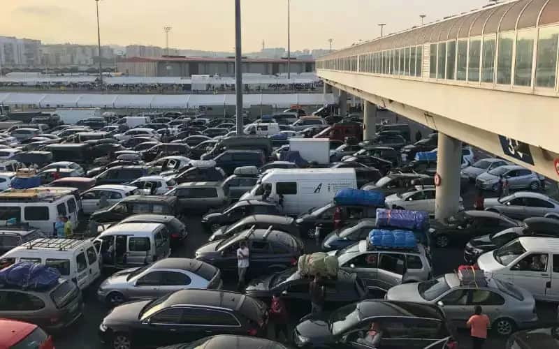 Vacances d’été : la hausse des prix au Maroc pousse les MRE à changer de cap