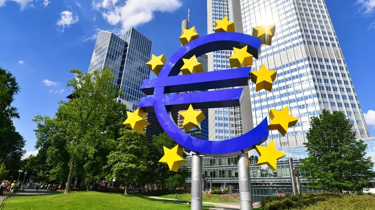 Zone euro : la BCE augmente son taux de référence de 0,25 points de base
