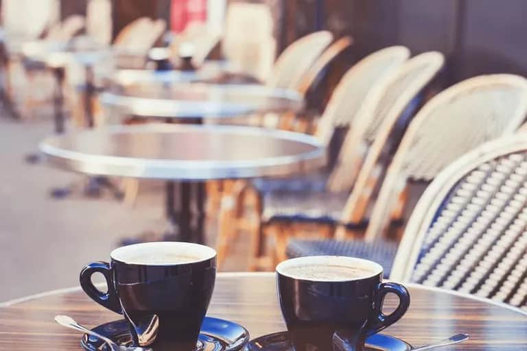 Cafés et débits de boissons: la grogne des propriétaires semble prendre de l’ampleur et toucher de nombreuses villes