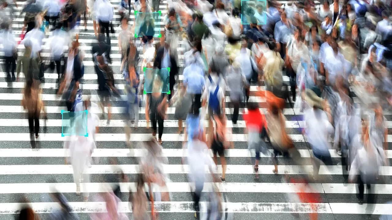 Clearview AI : vers une révolution de la reconnaissance faciale, mais à quel prix ?