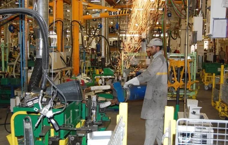 Industries manufacturières : hausse de l'indice des prix à la production de 0,4% en février
