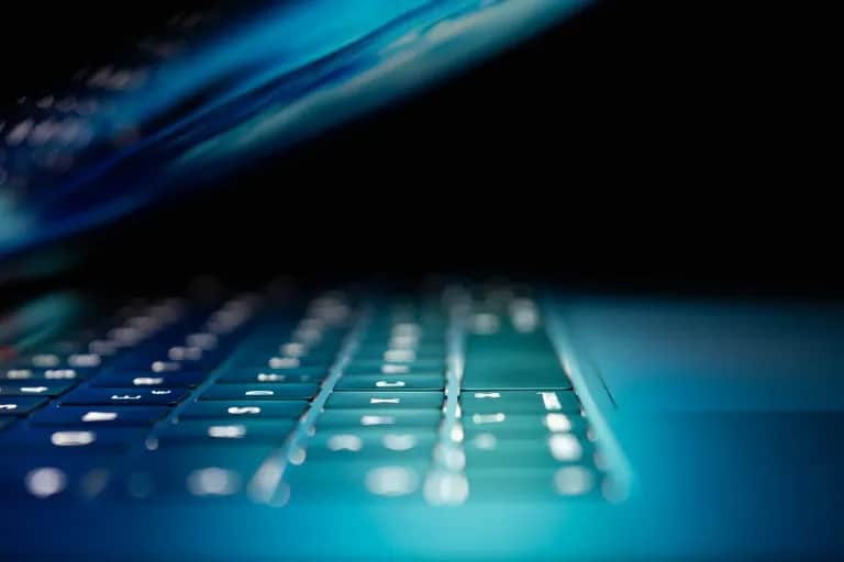 Intelligence Artificielle: Al Akhawayn et l’Université Mohammed VI Polytechnique lancent un nouveau Master