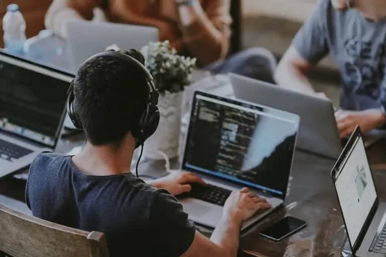 Larache: ateliers de formation au profit de jeunes porteurs de projets