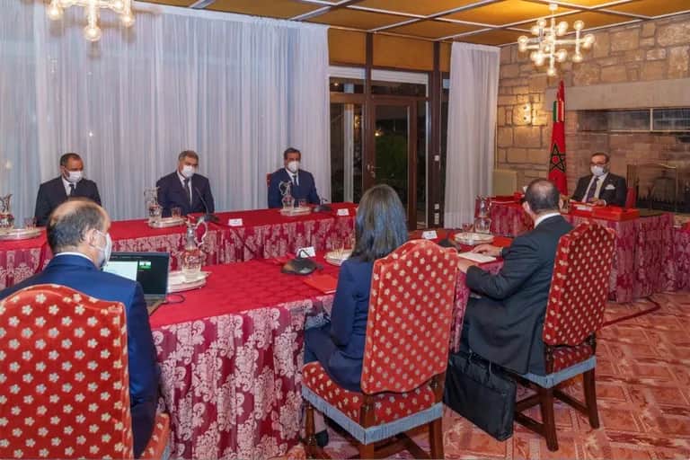 Le Roi Mohammed VI préside une séance de travail consacrée à la nouvelle charte de l’investissement