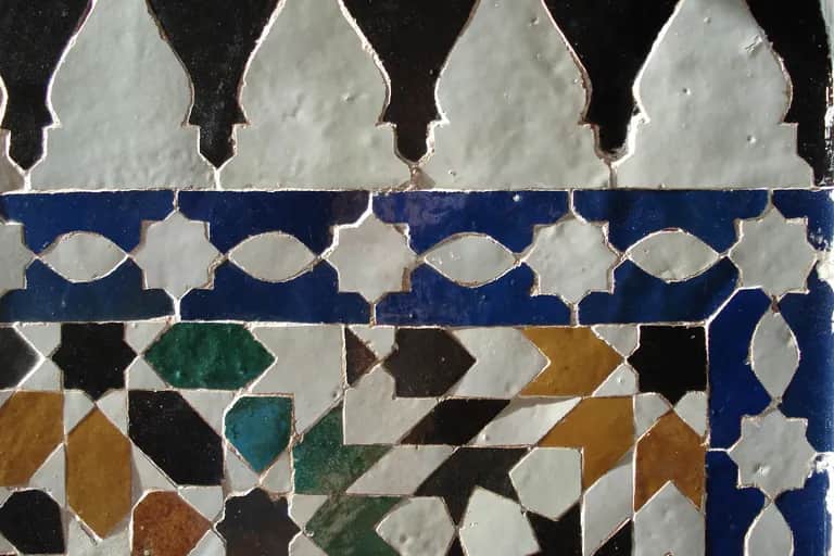 Les particularités et techniques de fabrication du «Zellige marocain» au menu d’une conférence à Rabat