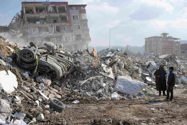 Séisme en Turquie et en Syrie: plus de 35.000 morts