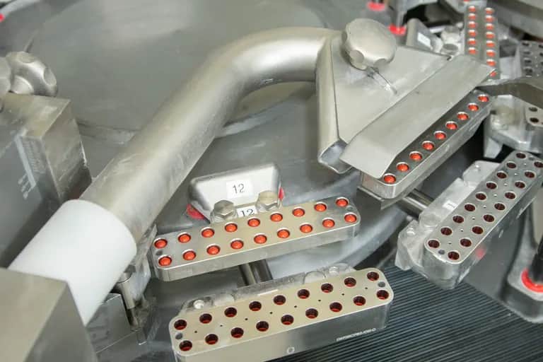 Traitements anti-Covid: la pilule Paxlovid de Pfizer autorisée au Royaume-Uni