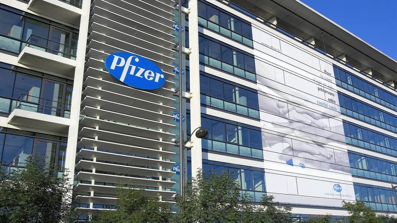 Vaccin Covid-19: le bénéfice 2021 de Pfizer dépasse les attentes