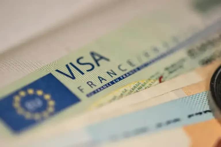 Visas pour la France : derrière la polémique, les chiffres confirment la place du Maroc