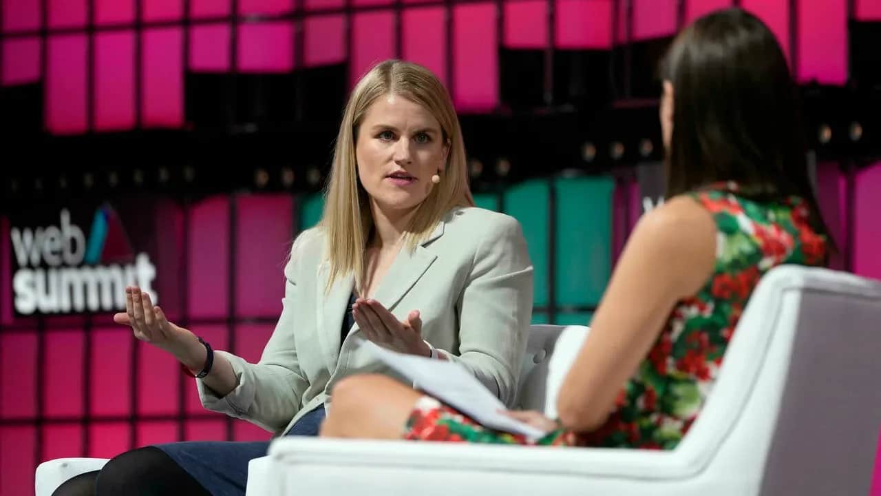 Web Summit 2021 : Frances Haugen tire à boulets rouges sur le patron de Facebook