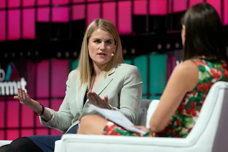 Web Summit 2021 : Frances Haugen tire à boulets rouges sur le patron de Facebook