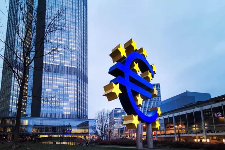 Zone euro: l'économie reviendrait à des taux de croissance positifs dès T2-2023 (BCE)