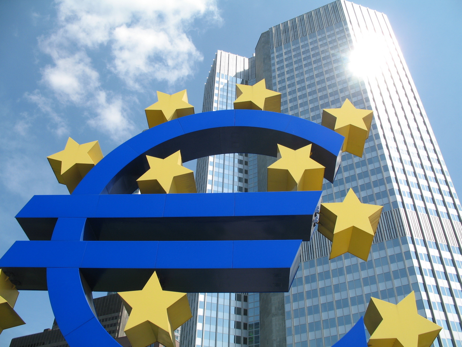 La BCE maintient sa politique, n'évoque pas de baisse de taux
