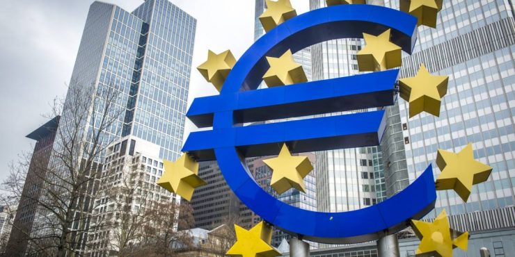 L’inflation perturbe la rentrée des banques centrales, l’euro grimpe encore