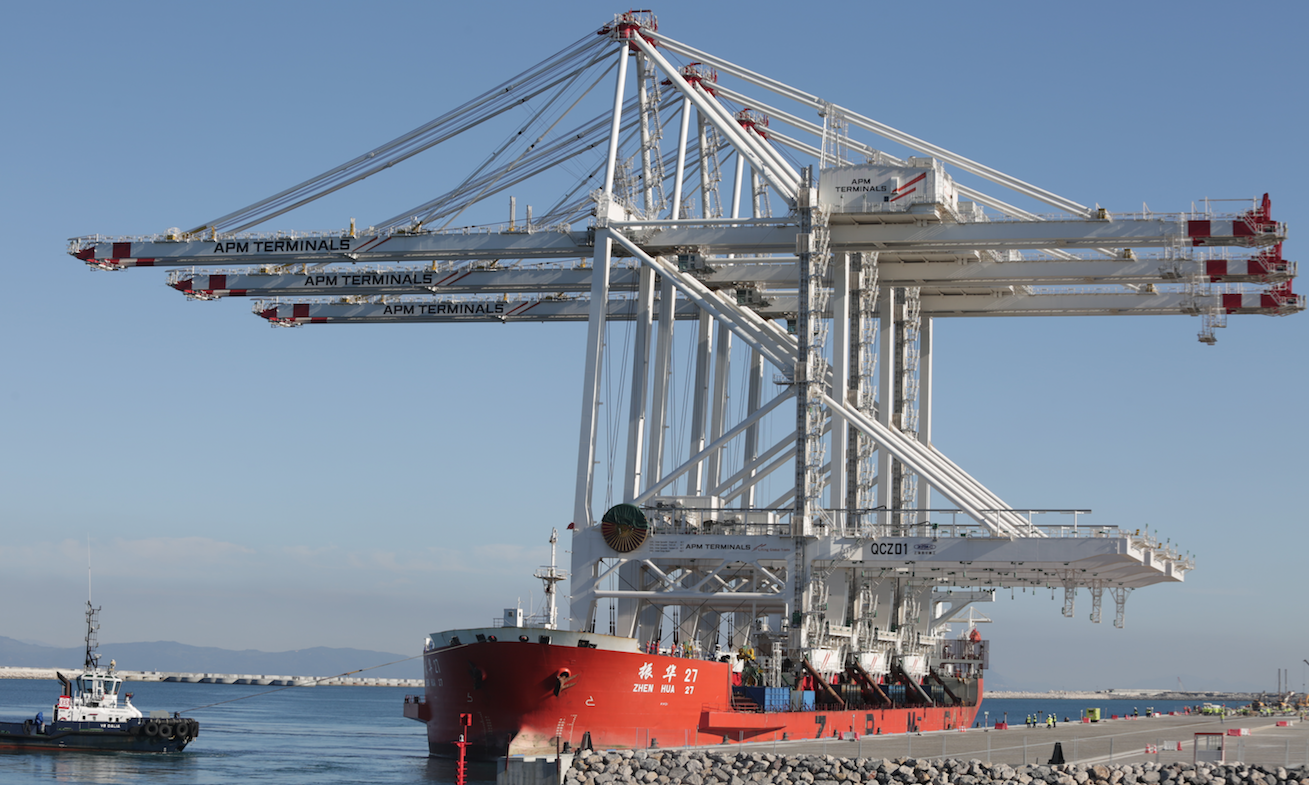 Tanger Med 2 : APM Terminals reçoit ses trois premiers portiques STS, les plus grands au monde