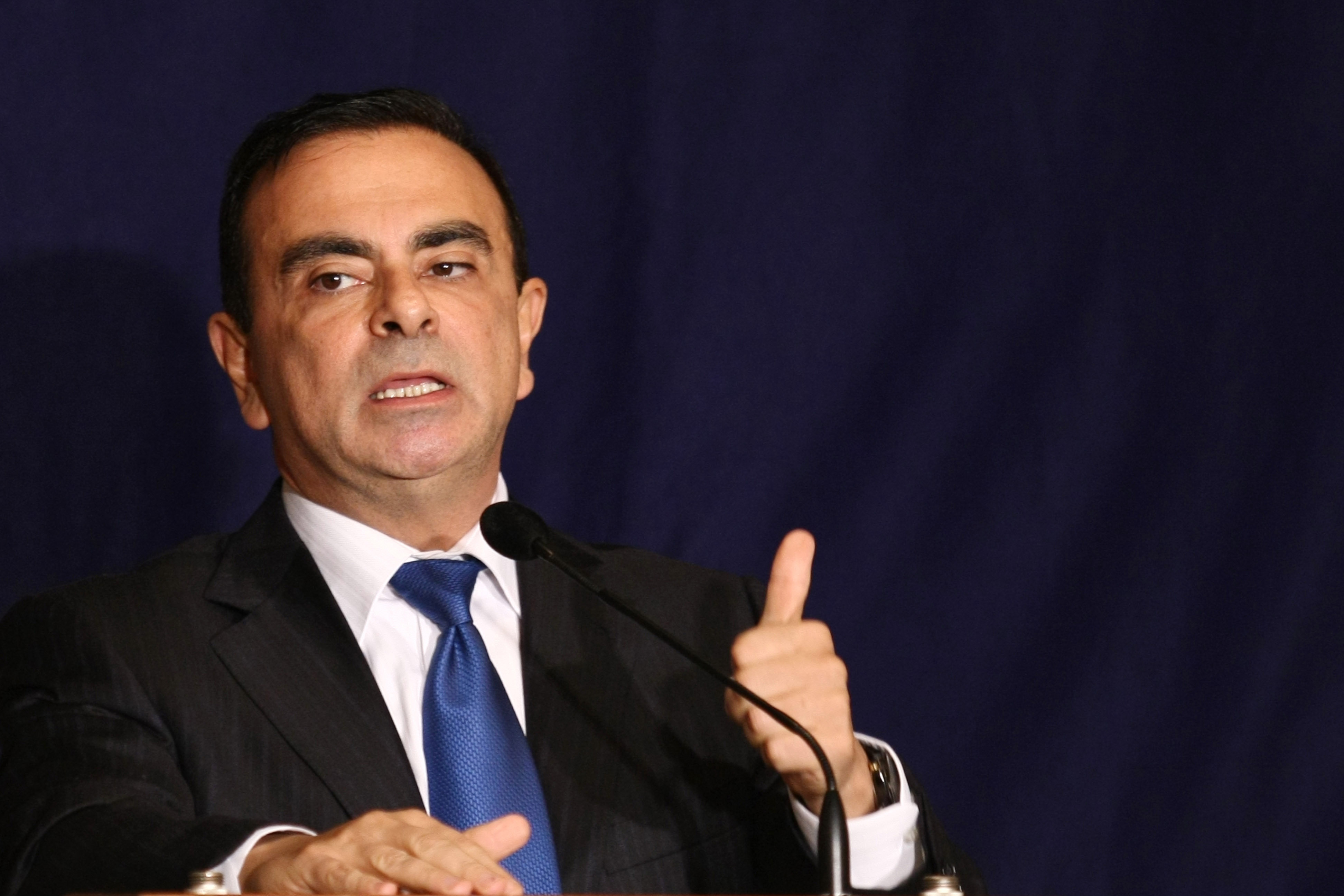 Renault remplace temporairement Ghosn, inquiétude sur l'alliance