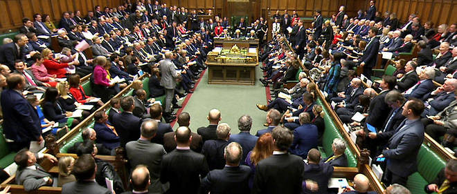 Le Parlement britannique prêt à rejeter l'accord de Brexit de Theresa May
