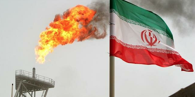Washington annonce la fin des exemptions sur l'achat du pétrole iranien