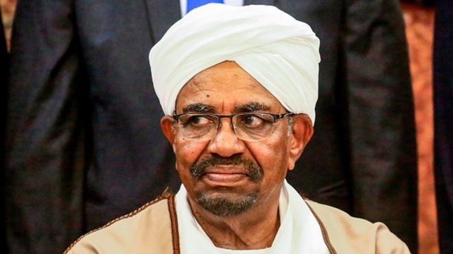 Soudan: L'ancien président soudanais Omar El-Béchir condamné à deux ans de résidence surveillée
