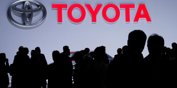 Toyota suspend la production de ses usines en Chine