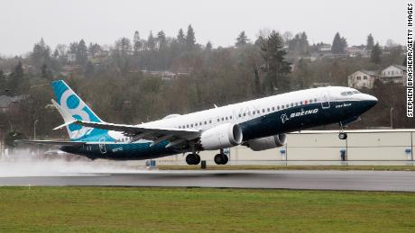Crise des 737 MAX: Boeing subit sa première perte annuelle depuis 23 ans