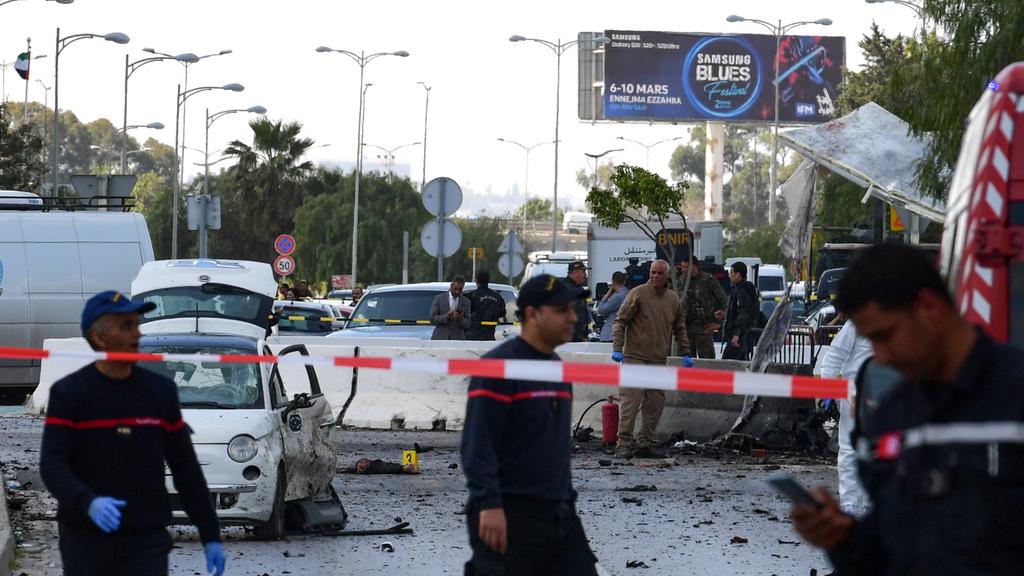 Tunis: un policier tué dans un double attentat suicide devant l'ambassade américaine