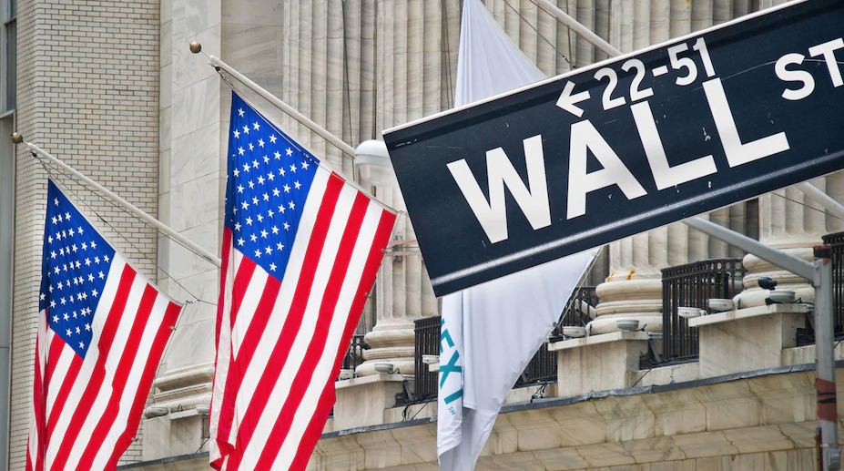 Brève suspension des échanges à Wall Street après l'effondrement des cours