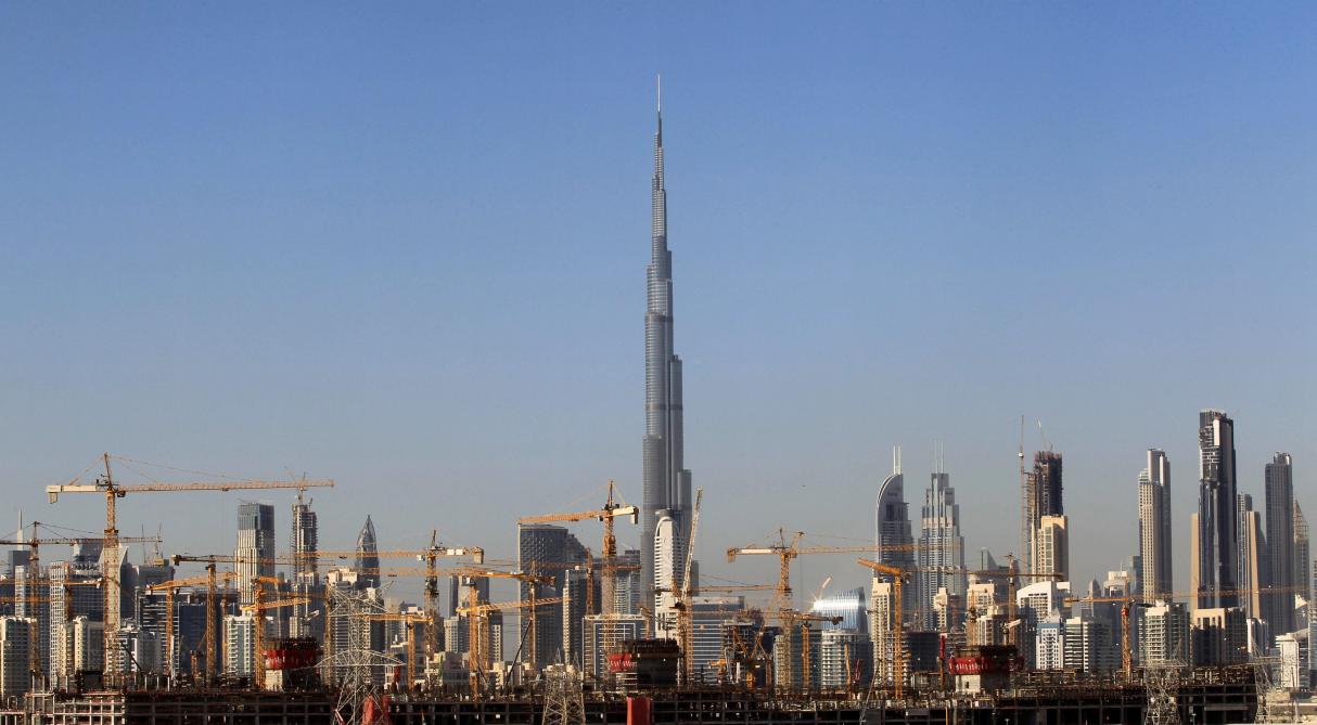 Les Emirats ferment "malls" et restaurants face au coronavirus