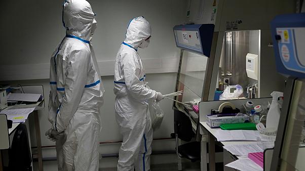 Coronavirus: les premiers résultats de l'essai européen seront dévoilés en fin de semaine