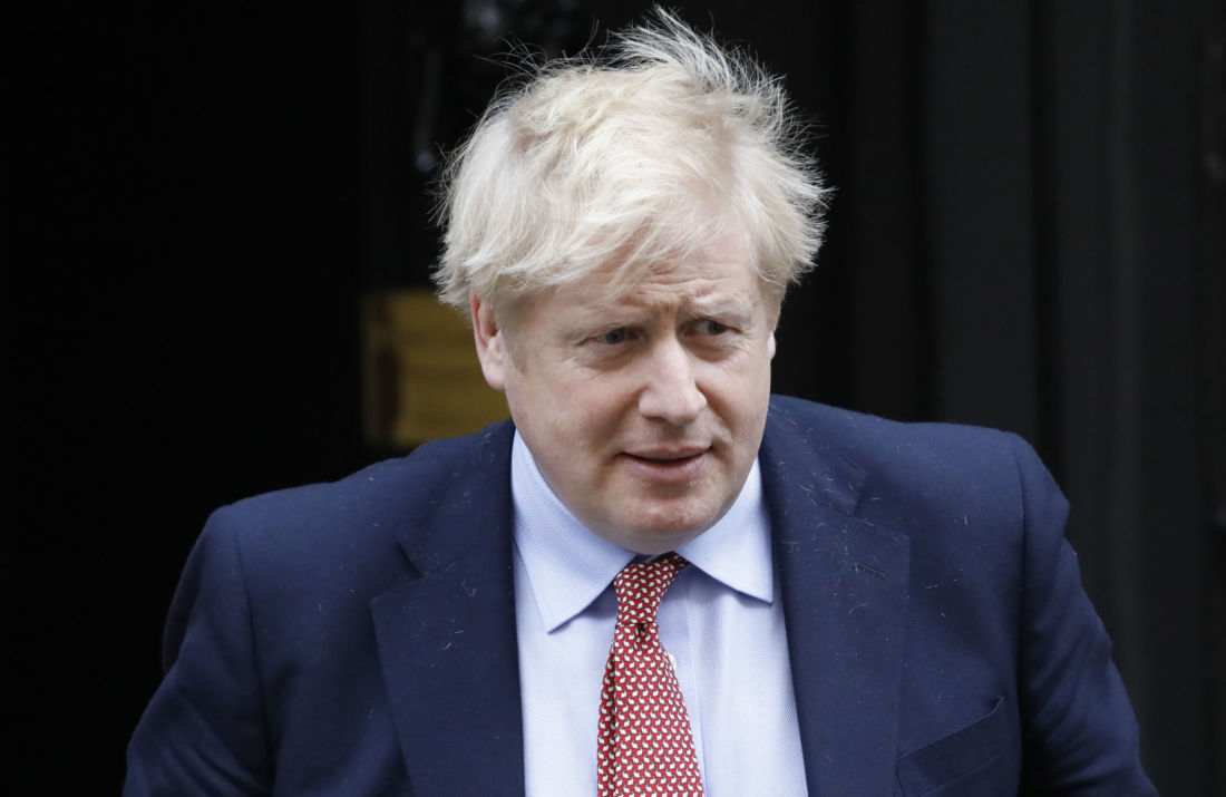 Coronavirus: Boris Johnson promet d'augmenter "massivement" le dépistage